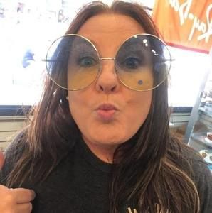 Meet your Posher, Renee